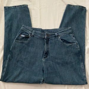 Gently used Women’s size 12 Lee straight leg jeans.
